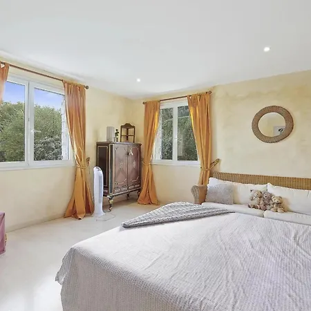 Apartment Mas Provencal D'exception Le Lezard Bleu *